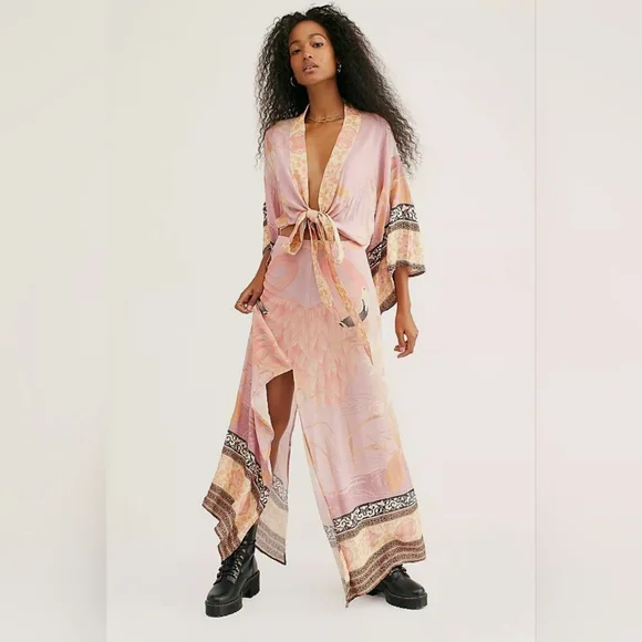 Spell & The Gypsy Pink Cherry Blossom Kimono Set - Picture 3 of 14
